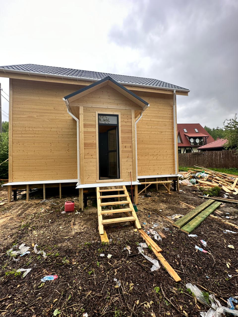 Фото готовых работ - Каркасный дом 6х8 м + терраса 3х4 м